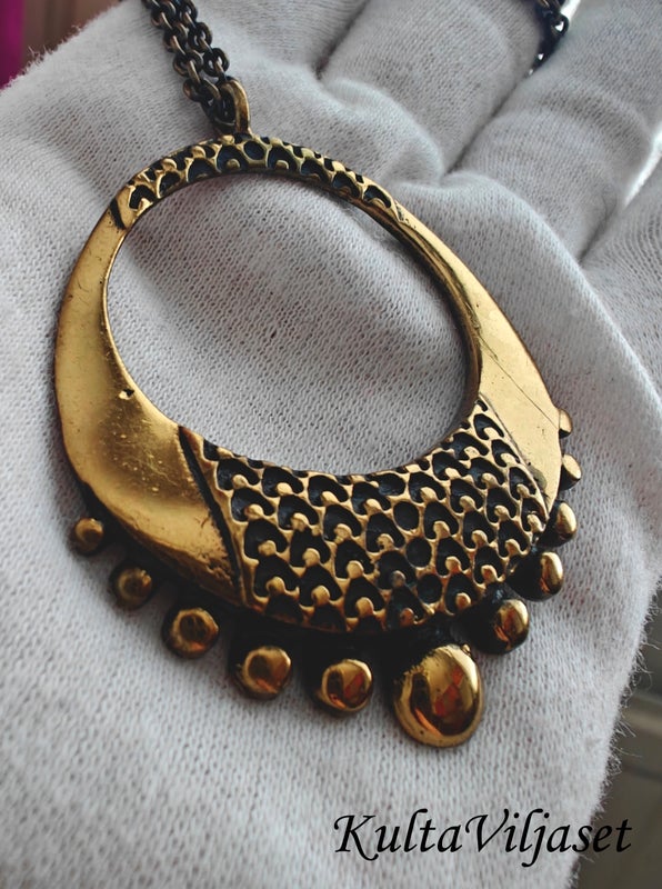 Pronssiriipus, Pentti Sarpaneva