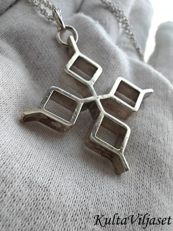 Hopeariipus, Jorma Laine