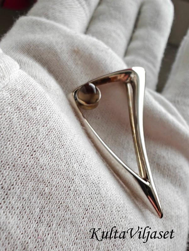 Hopeasolki, Erik Granit