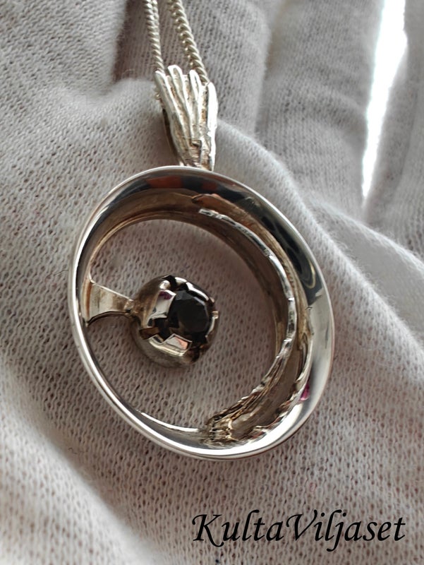 Hopeariipus, Martti Viikinniemi